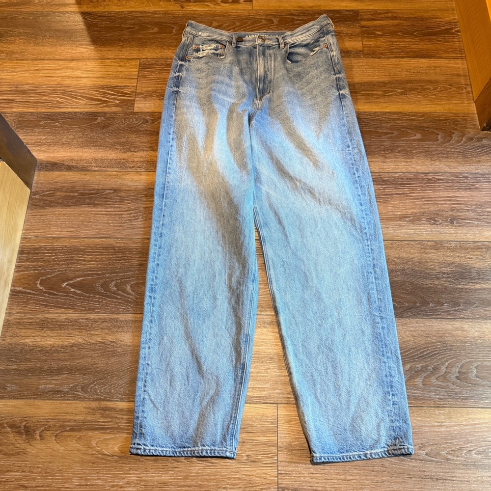 American Eagle Light Wash High Rise Wide Leg Baggy Jeans Womens Size 14 Distress